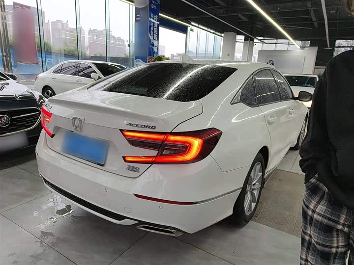 Фото 7 - Honda Accord