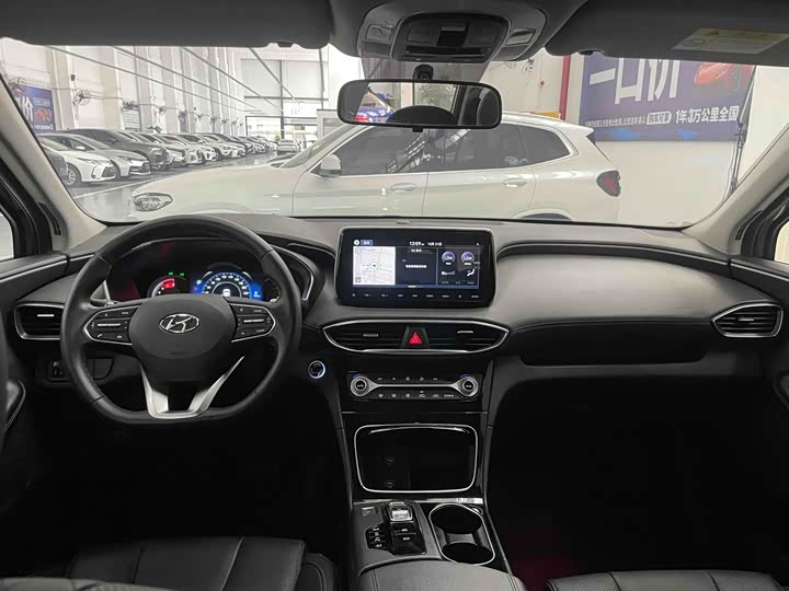 Фото 20 - Hyundai Santa Fe