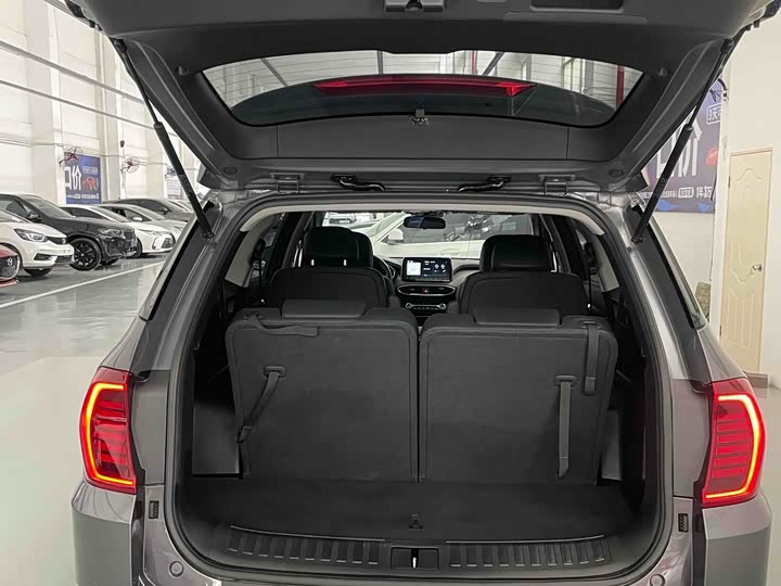 Фото 23 - Hyundai Santa Fe