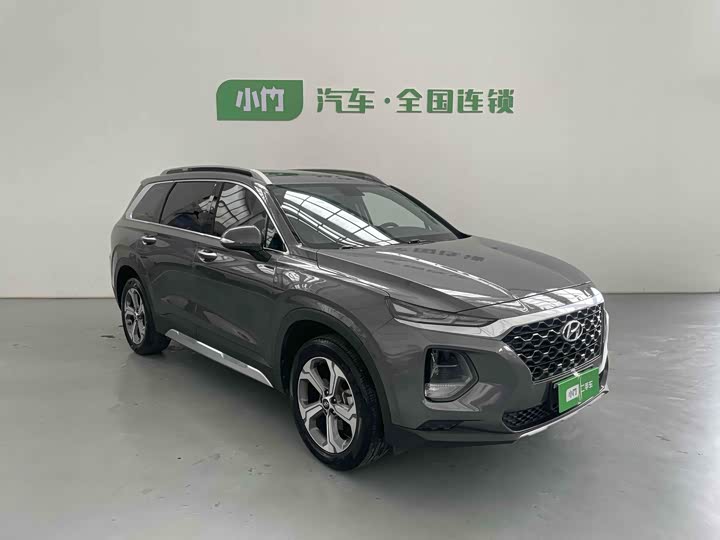 Фото 3 - Hyundai Santa Fe