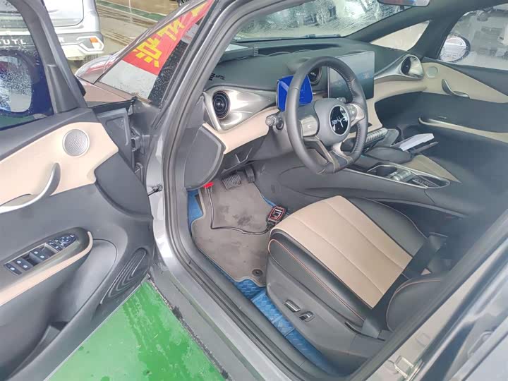 Фото 16 - BYD Dolphin