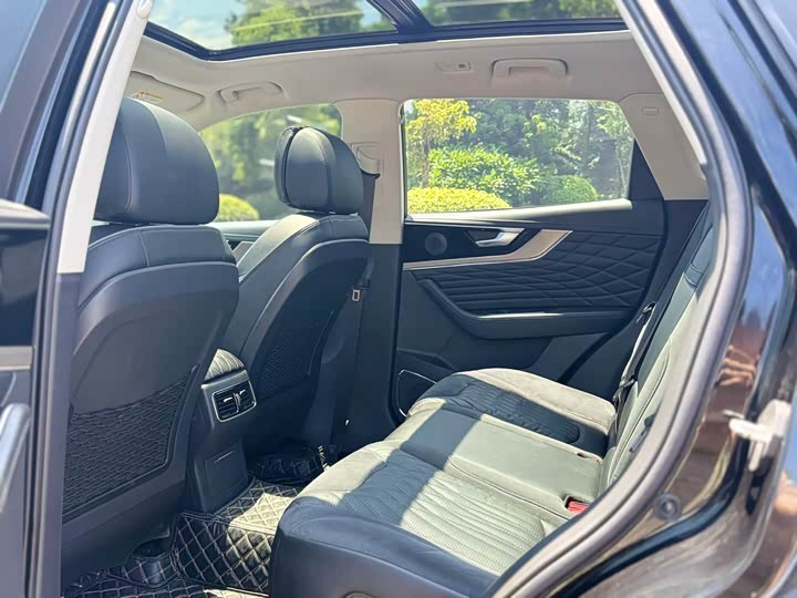 Фото 9 - Hongqi HS5