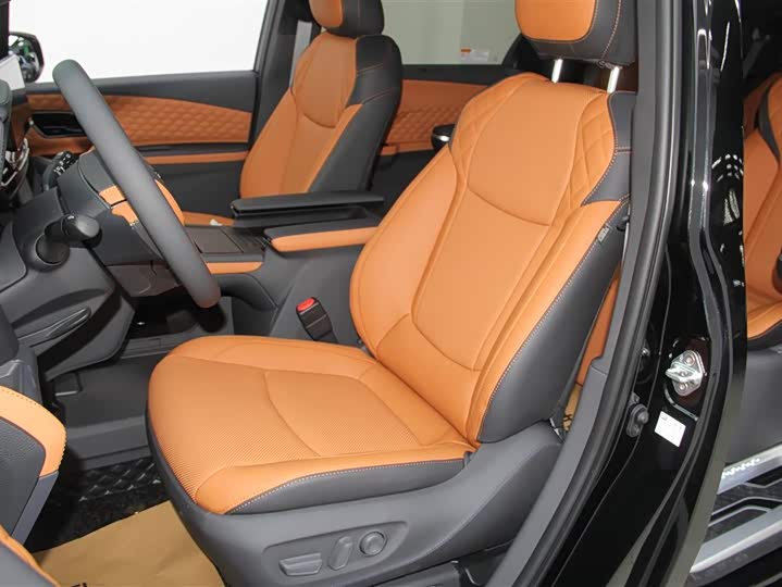 Фото 18 - Toyota Granvia