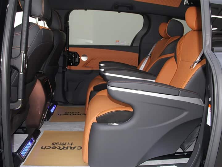 Фото 24 - Toyota Granvia