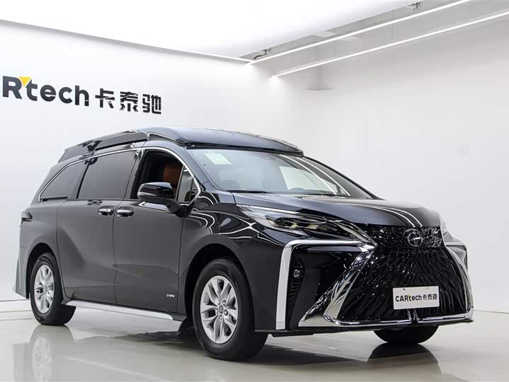 Фото 3 - Toyota Granvia