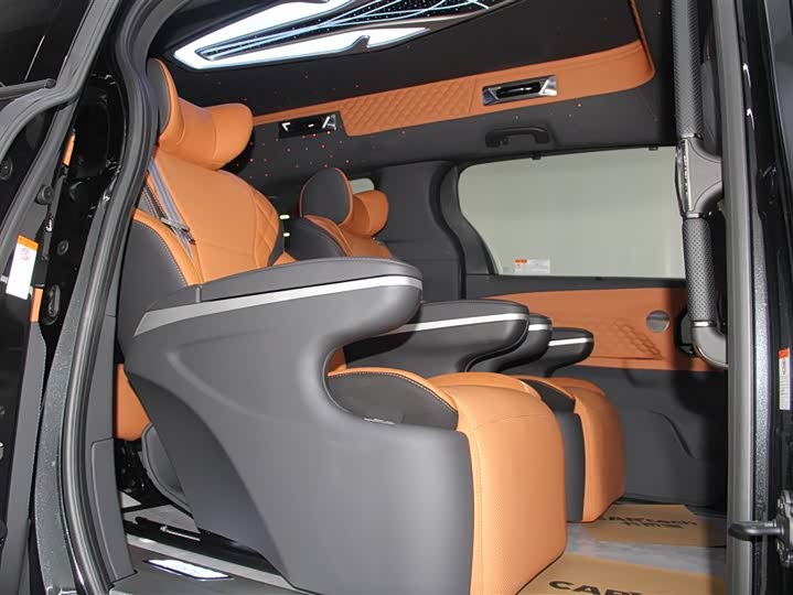 Фото 31 - Toyota Granvia