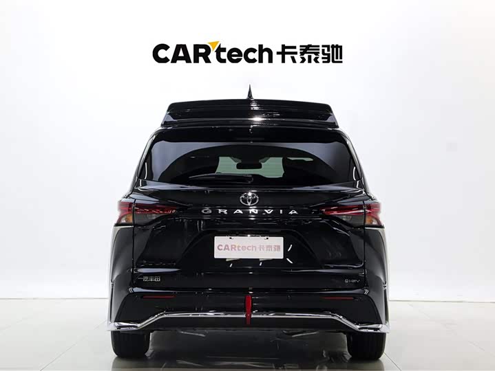 Фото 5 - Toyota Granvia