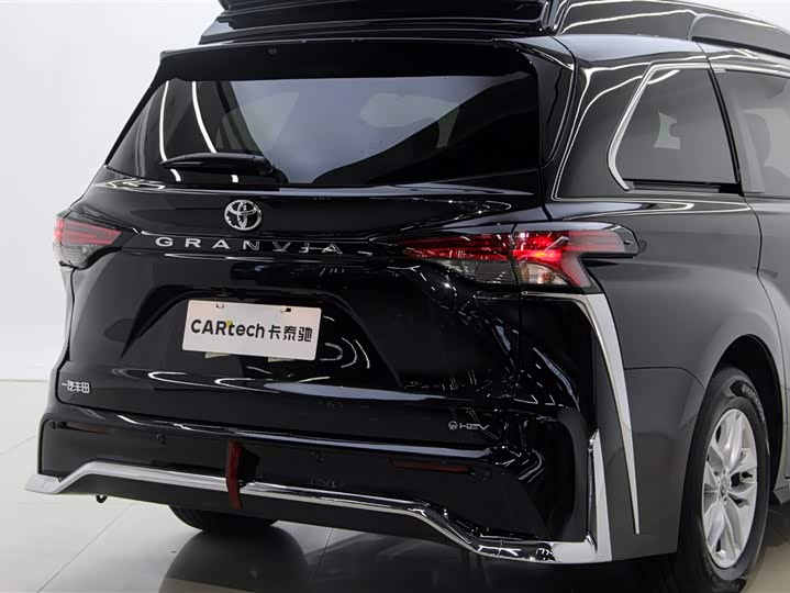 Фото 7 - Toyota Granvia