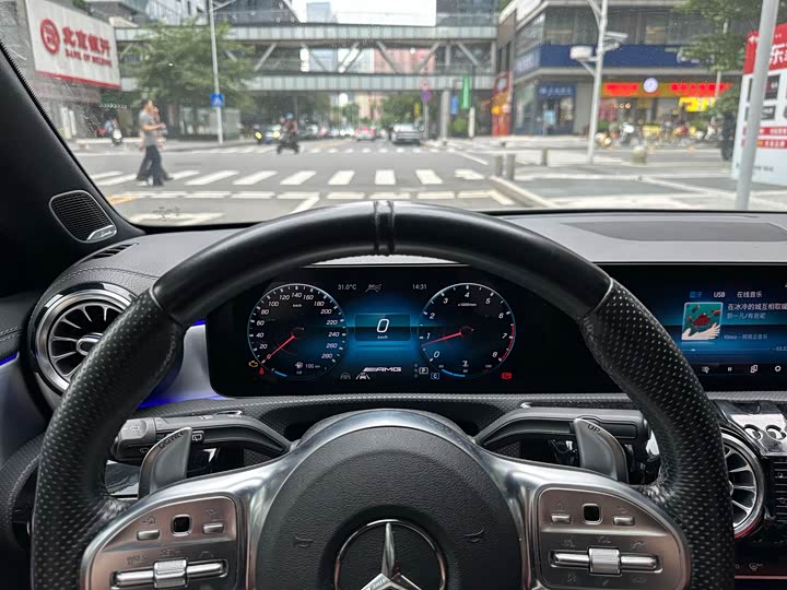 Фото 10 - Mercedes-Benz A-Class AMG