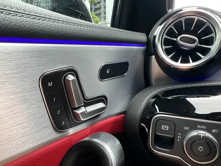 Фото 9 - Mercedes-Benz A-Class AMG