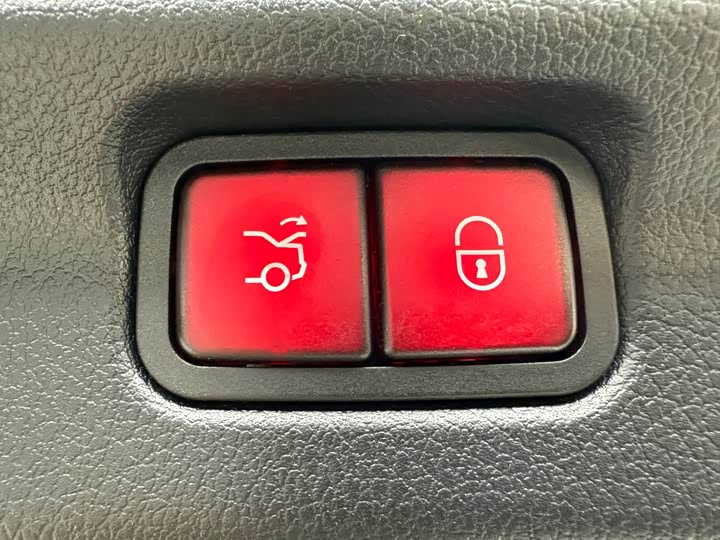 Фото 14 - Mercedes-Benz EQE