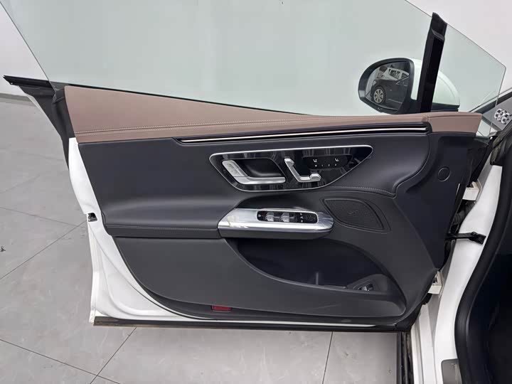 Фото 7 - Mercedes-Benz EQE