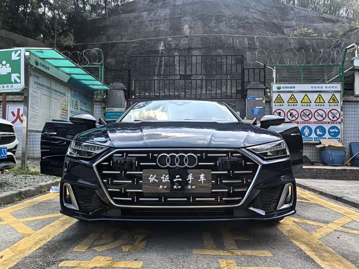Фото 6 - Audi A7L