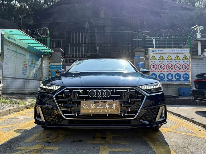 Фото 7 - Audi A7L