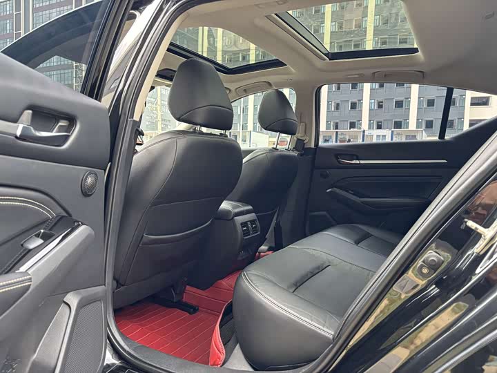 Фото 13 - Nissan Teana