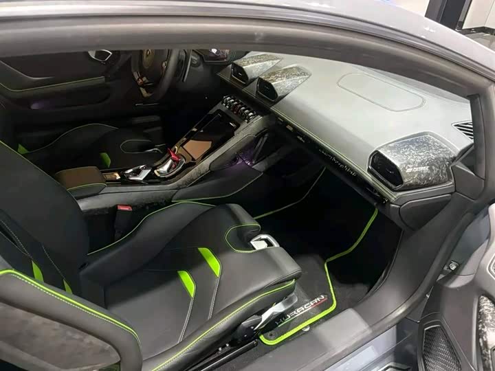 Фото 4 - Lamborghini Huracán