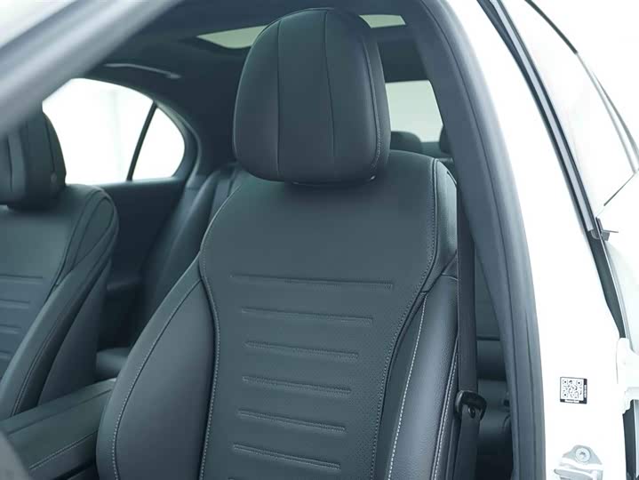 Фото 11 - Mercedes-Benz C-Class Hybrid