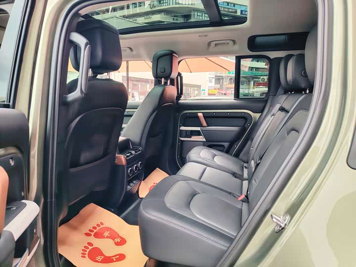 Фото 11 - Land Rover Defender