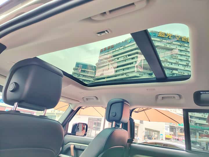 Фото 12 - Land Rover Defender