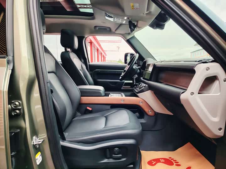 Фото 13 - Land Rover Defender