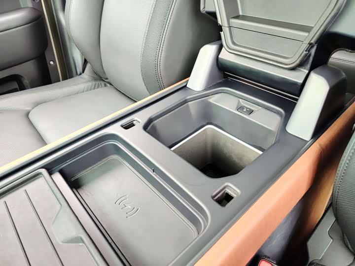 Фото 18 - Land Rover Defender