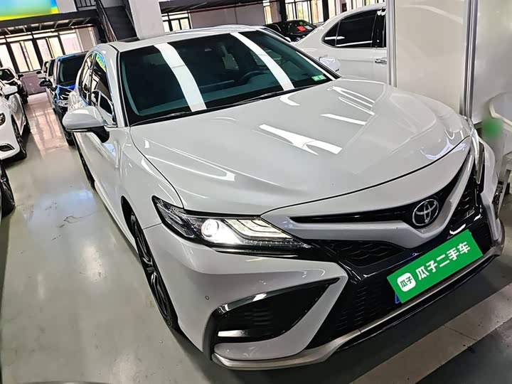 Фото 4 - Toyota Camry