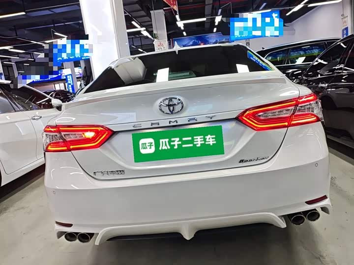 Фото 6 - Toyota Camry