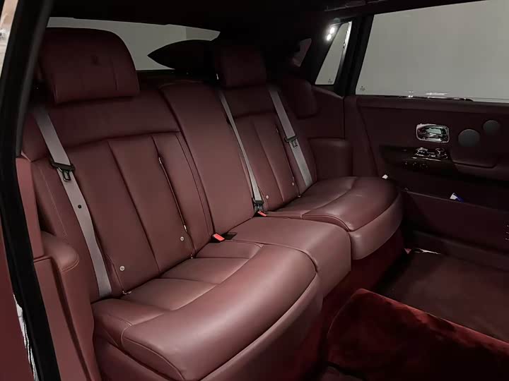 Фото 4 - Rolls-Royce Phantom