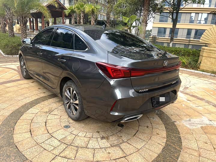 Фото 11 - Changan Eado Plus