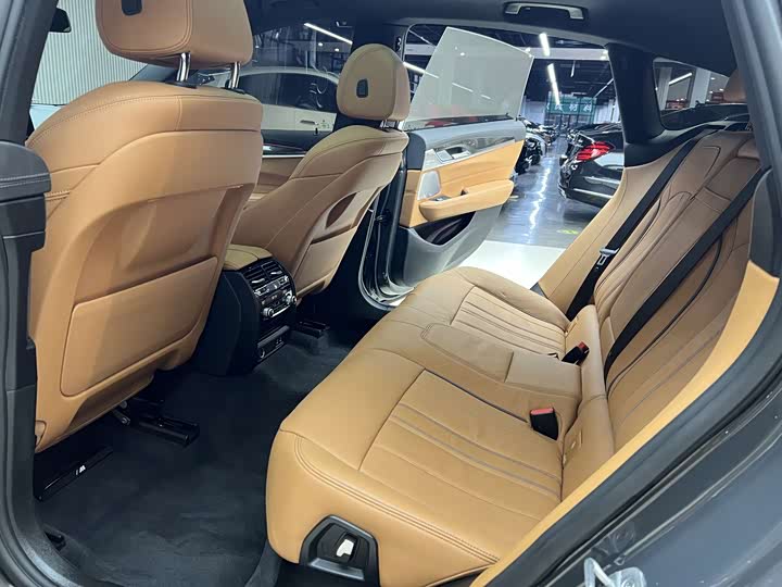 Фото 10 - BMW 6 Series GT