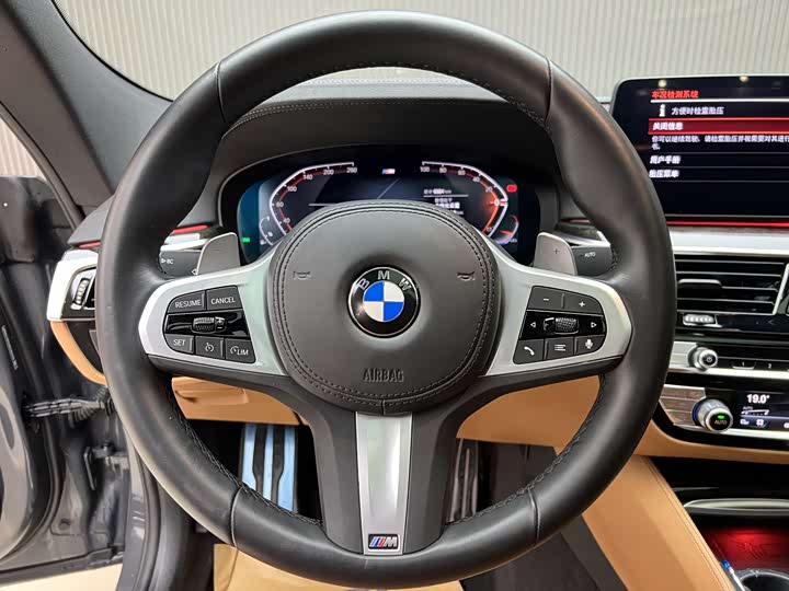 Фото 8 - BMW 6 Series GT
