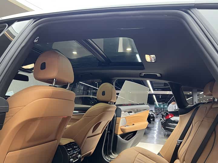 Фото 9 - BMW 6 Series GT