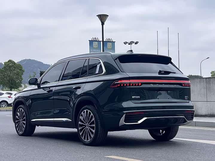 Фото 6 - Geely Monjaro