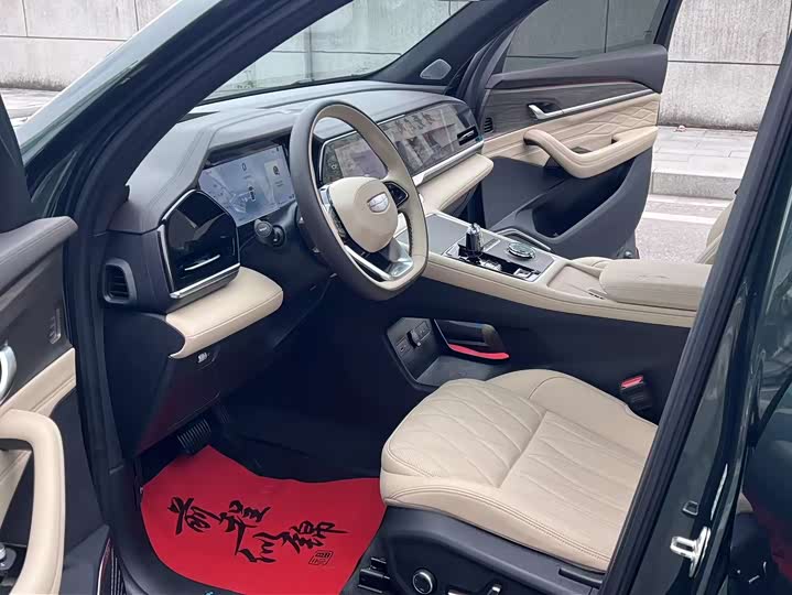 Фото 8 - Geely Monjaro