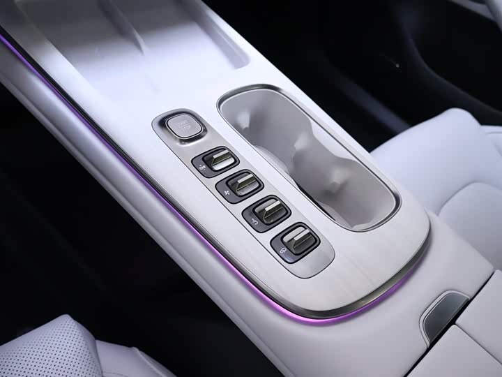 Фото 12 - Xiaomi SU7