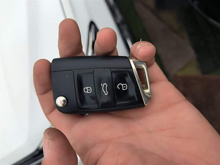 Фото 9 - Volkswagen T-Roc