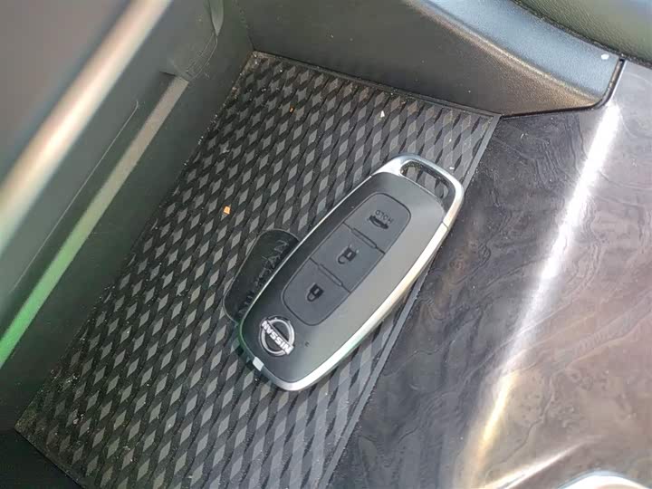 Фото 9 - Nissan Teana