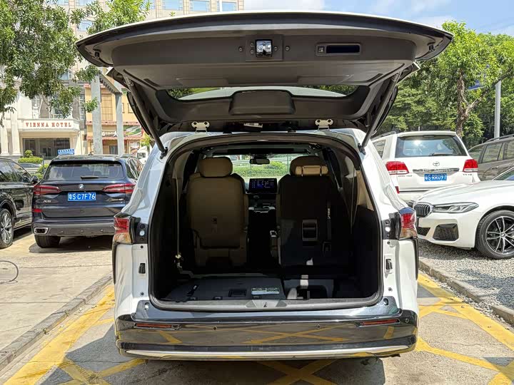 Фото 18 - Toyota Sienna