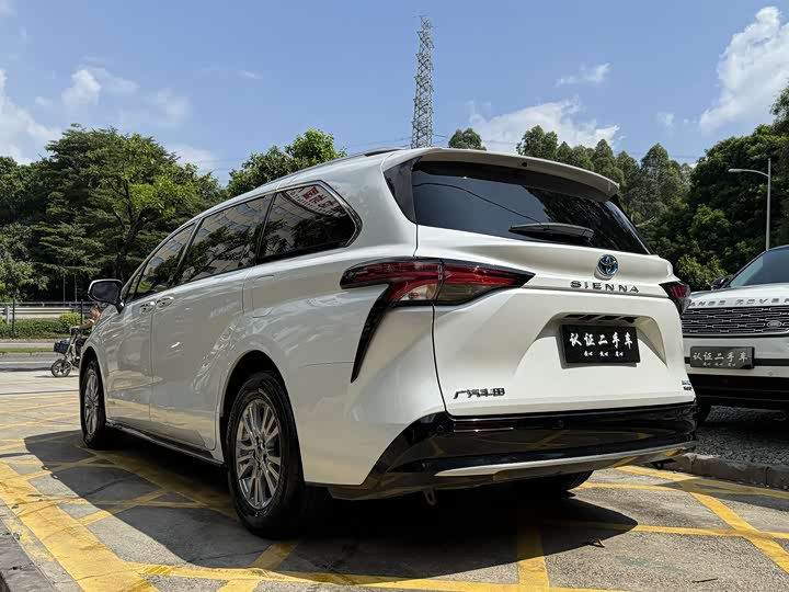 Фото 6 - Toyota Sienna