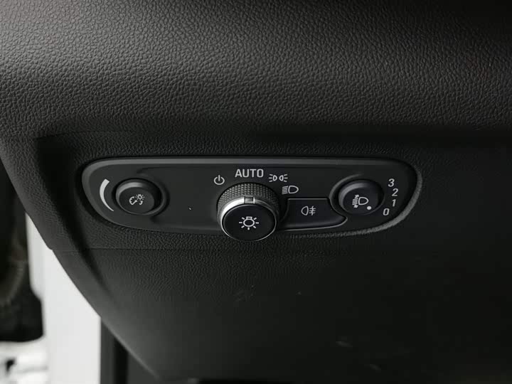 Фото 21 - Buick Envision Plus