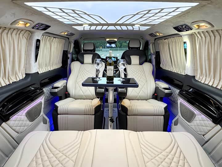 Фото 25 - Mercedes-Benz Vito