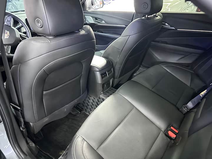 Фото 12 - Cadillac CT4