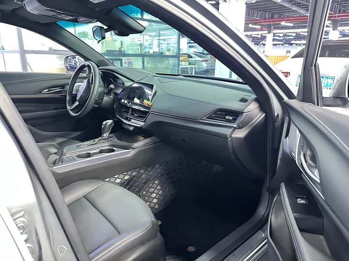 Фото 15 - Cadillac CT4