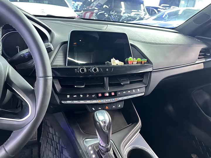 Фото 9 - Cadillac CT4