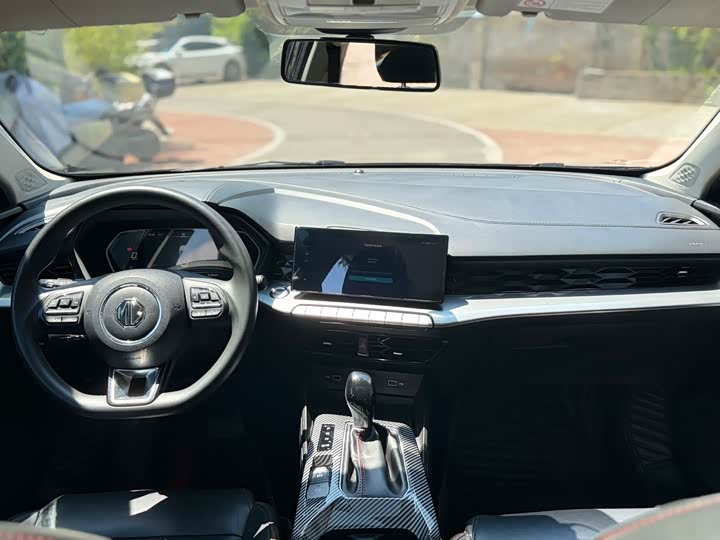 Фото 10 - MG Motor 5