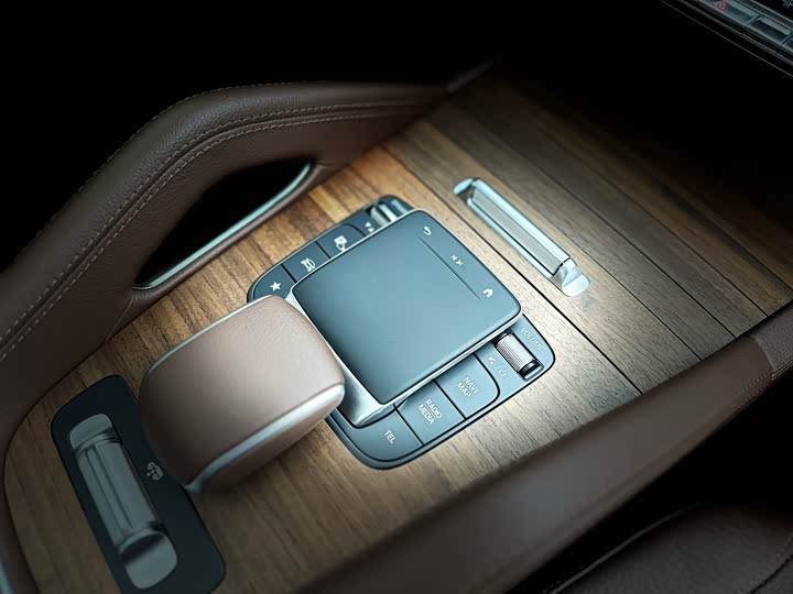 Фото 12 - Mercedes-Benz GLS-Class