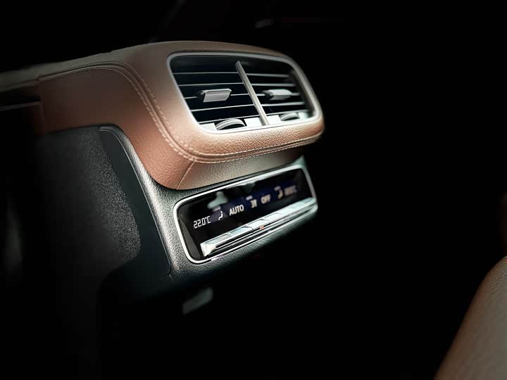 Фото 15 - Mercedes-Benz GLS-Class