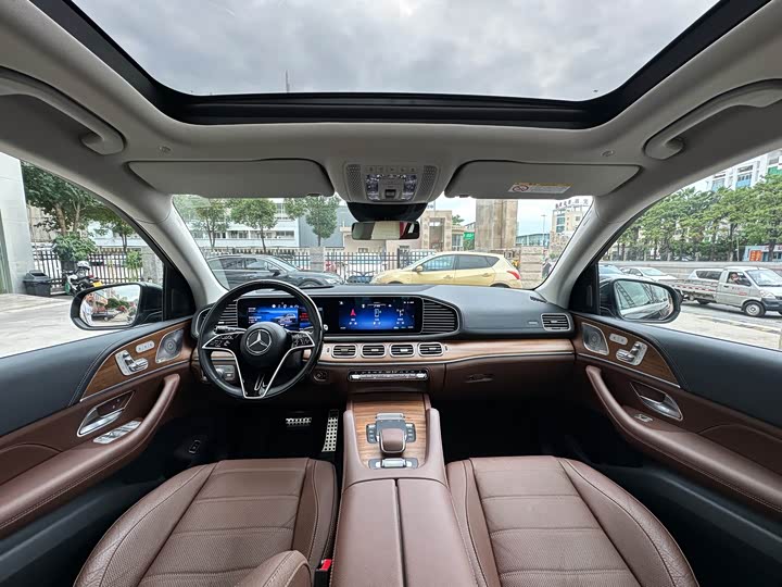 Фото 16 - Mercedes-Benz GLS-Class