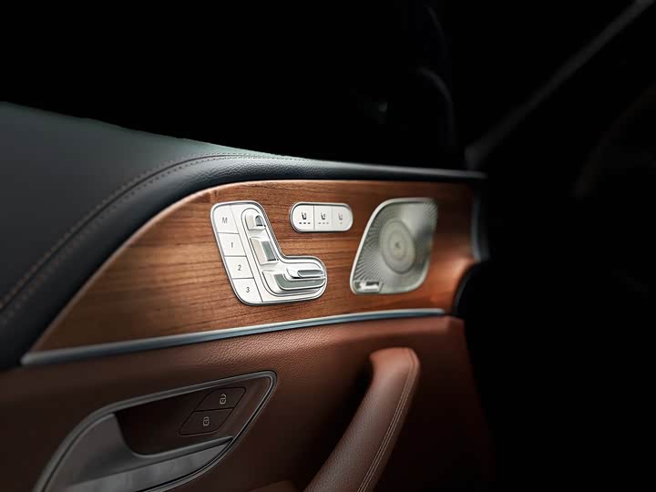 Фото 8 - Mercedes-Benz GLS-Class