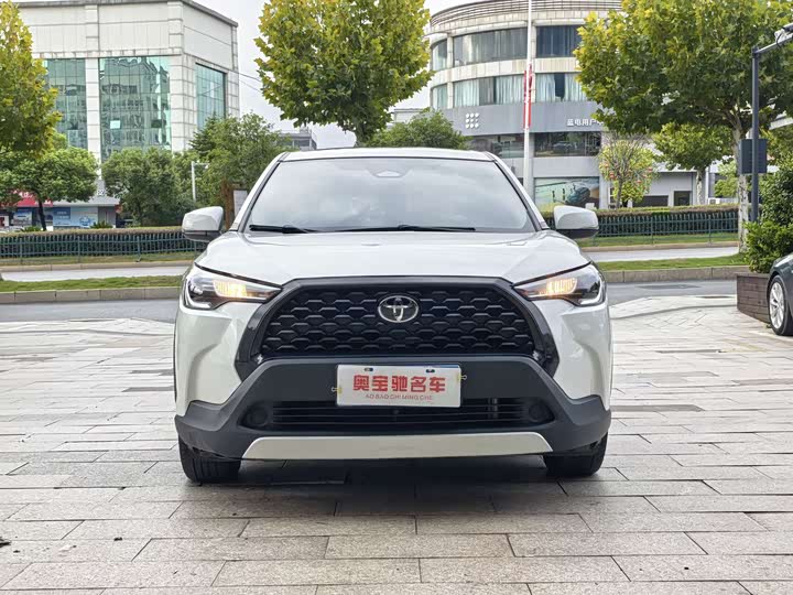 Фото 2 - Toyota Corolla Cross